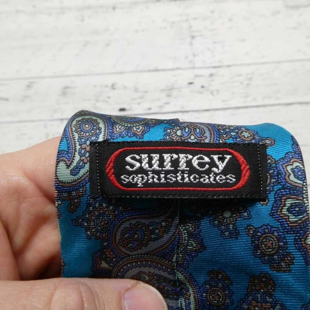 Surrey Sophisticates Tie Mens One Size Blue Paisley 100% Silk Woven Classic